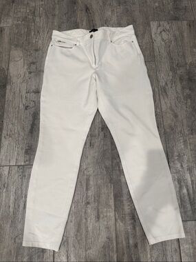 Women’s White Jeans - Skinny Straight Fit